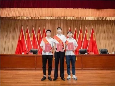 威勝集團(tuán)楊靖、周天賜、肖正國(guó)被授予“長(zhǎng)沙工匠”稱號(hào)！